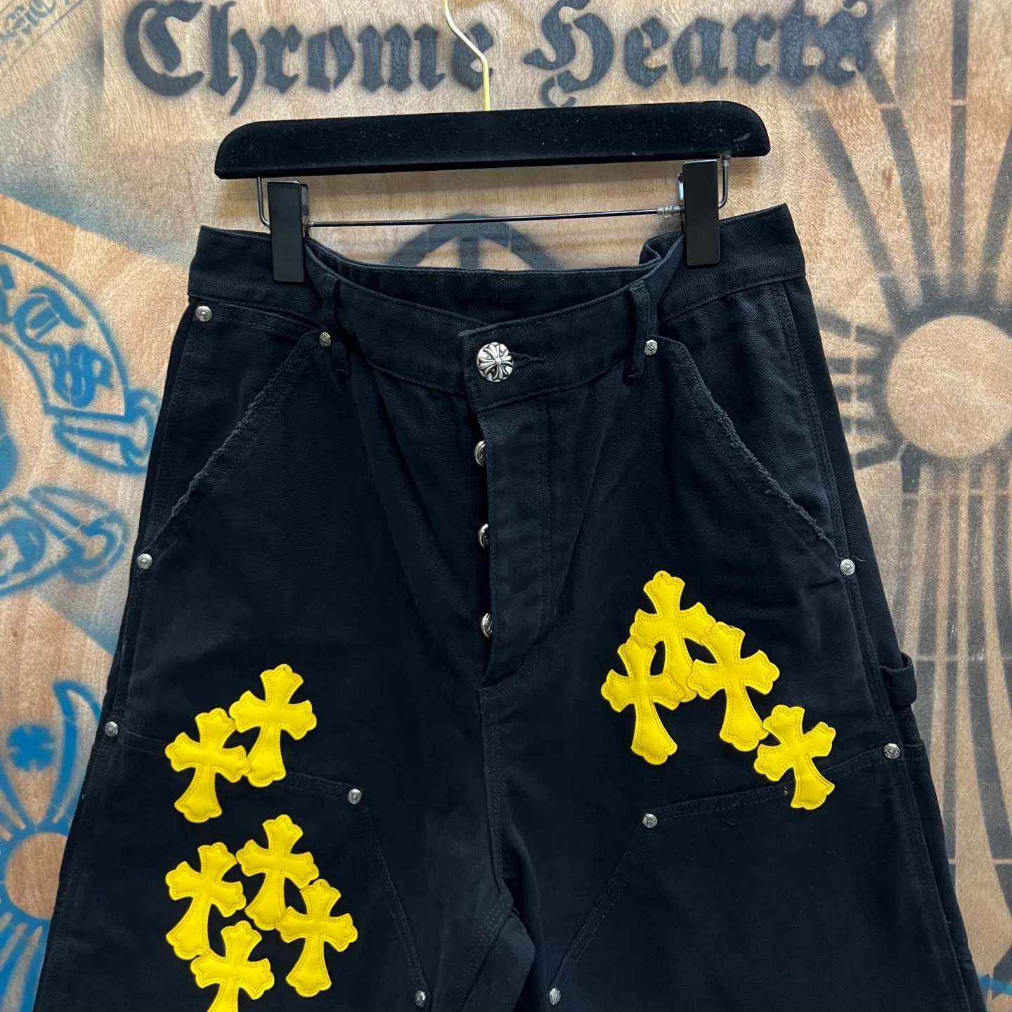 P520 chrome hearts limited series new city limited jeans Chrome Hearts city limited denim shorts vintage levis American made 501 505 517 base version remake Levis American made 501 base version imported sheepskin 925 silver remake Customers provide waist and pants length or height and weight. The studio will select the most suitable base version for you to remake. There are many people doing remakes in the market. Don’t belittle or comment. The difference is visible to the naked eye. See and compare for yourself #CHROME HEARTS Unisex style